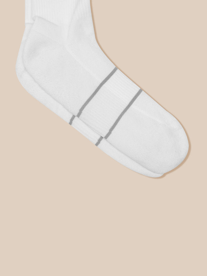 White crew sock with cushioned sole and seamless toe from the Active 3 Pack