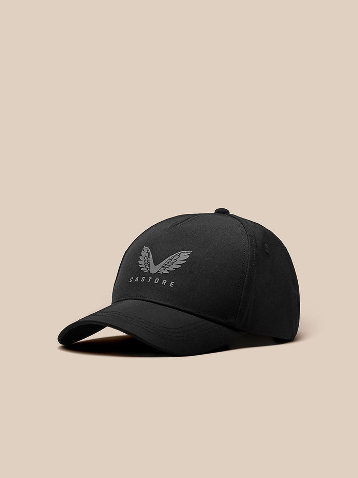 Black nylon cap with Castore logo on the front and curved brim